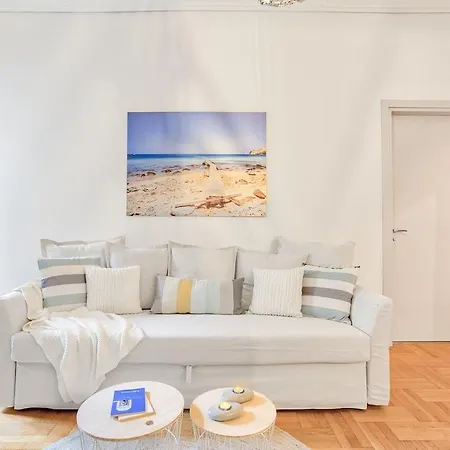 Head For Acropolis A Romantic Hideaway Atenas